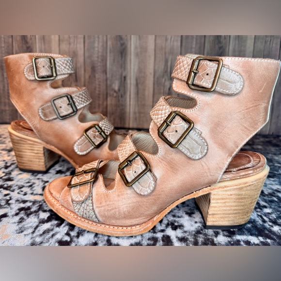 FREEBIRD Quail Taupe Alligator Distressed Strappy Sandals Size 9 - Picture 10 of 15